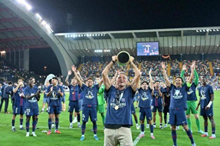  转折点巴塞罗那回应争议，欧超杯今晚攻防权衡，气氛紧张，球探报告显示潜力